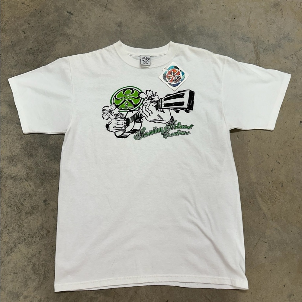 Hawaiian Island Creations NWT Sample Tee